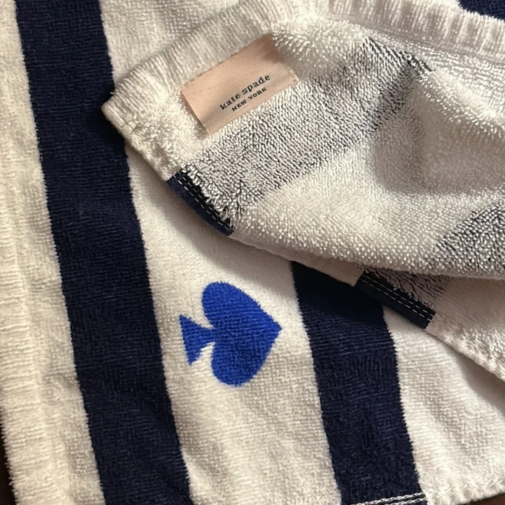 🦁 Kate Spade ♠️ “Escape The Ordinary” Beach Towel